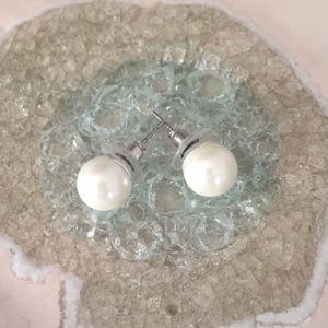 🚫 SOLD 🚫 Pearl earrings like new!! ✨